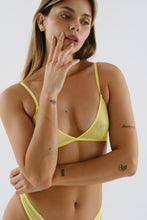 Load image into Gallery viewer, LULU BUTTER TOP
